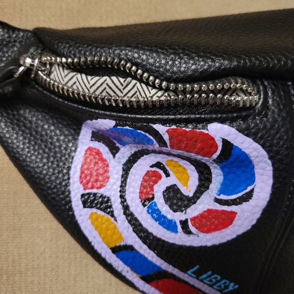 Hand painted Fanny Pack - Picture 7 of 12